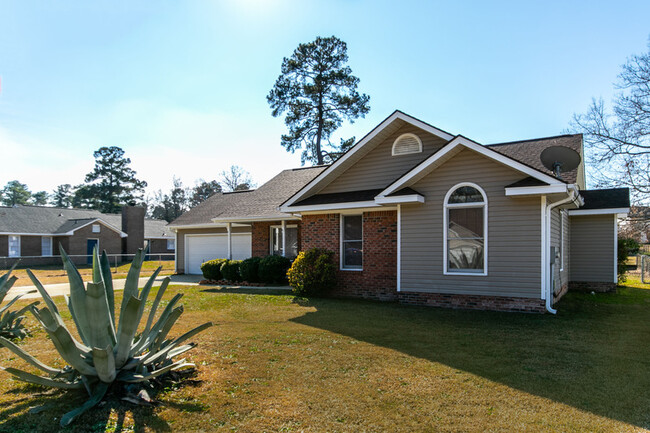 Building Photo - 534 Seton Hall Dr