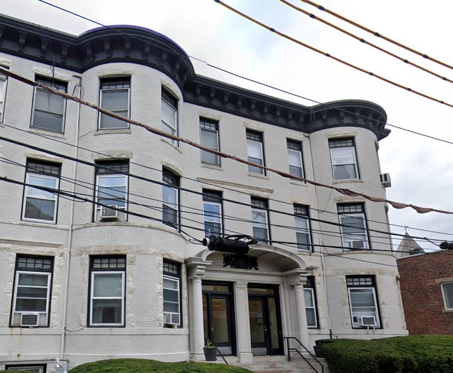 Building Photo - 17 Green St