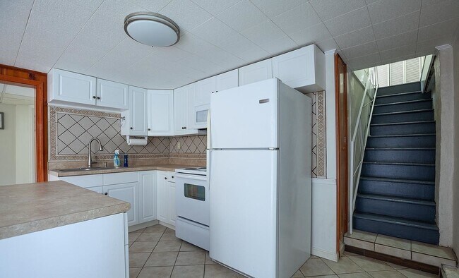 Building Photo - 566 Woodland Hills Dr