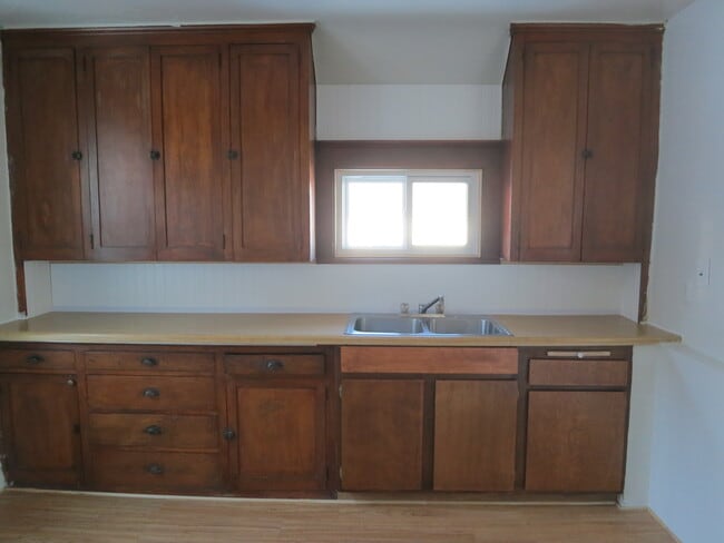 Unit 2 Kitchen - 723 E 5th St
