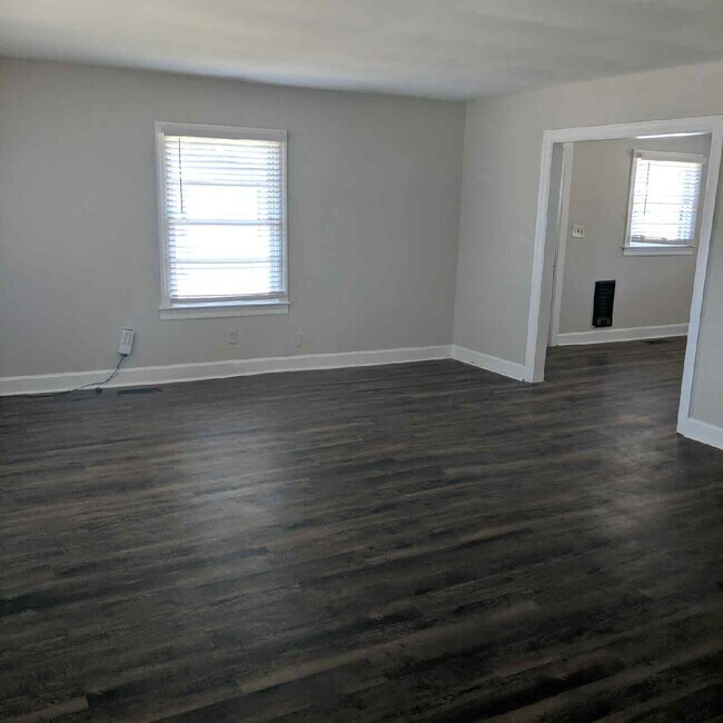 Foto del edificio - 210 W Lokey Ave