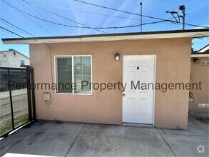 Building Photo - 615 Flower St