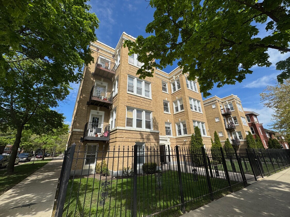 Foto principal - 3538 W Ainslie St