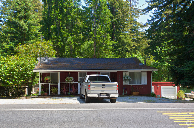 Building Photo - Creekside Village I & II