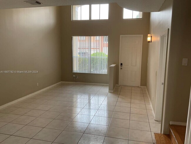 Foto del edificio - 7710 NW 23rd St
