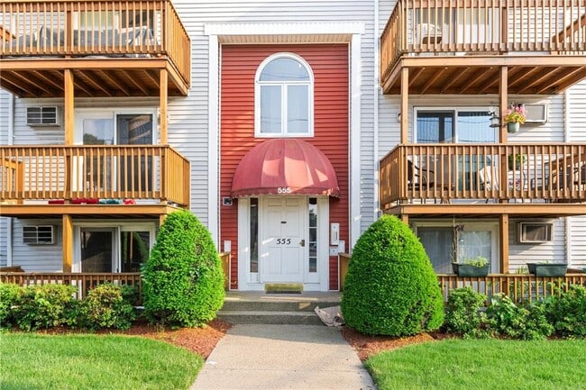 Building Photo - 555 Diamond Hill Rd