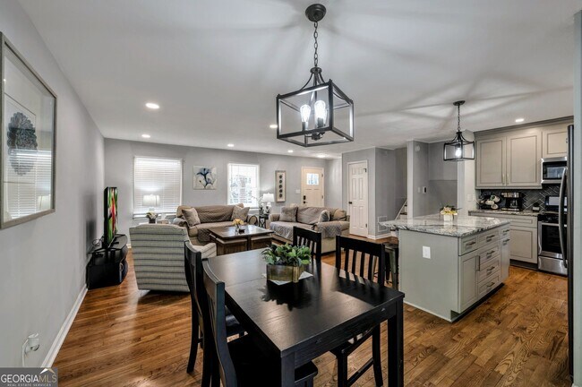 Foto del edificio - 444 Smyrna Powder Springs Rd SW