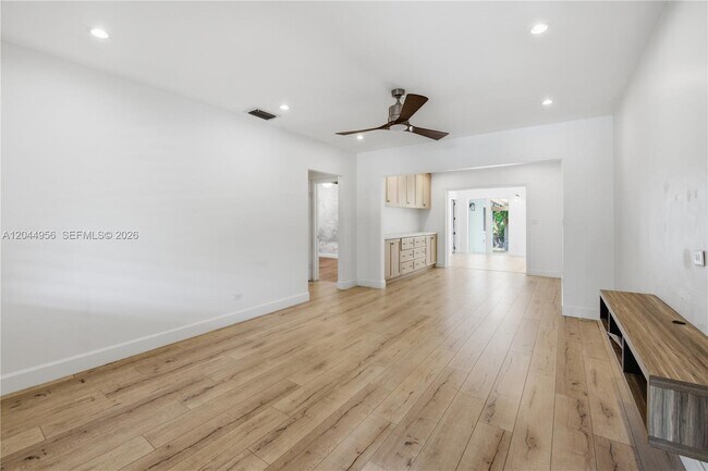 Building Photo - 7220 SW 53rd Ct