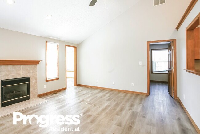 Building Photo - 1235 Autumn Dr