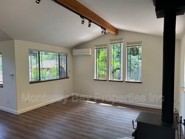Foto del edificio - 158 Olive Springs Rd