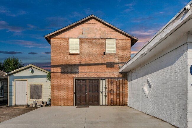 Foto del edificio - 6701 Irvington Blvd