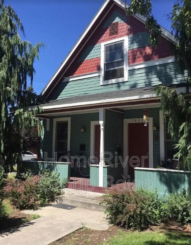Primary Photo - 1424 W Hays St
