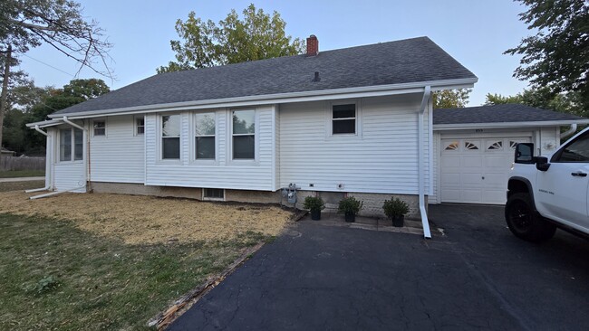 Building Photo - 855 Wood Ave
