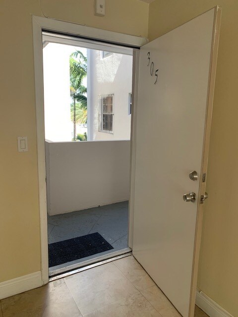 Foto del edificio - 2000 Biarritz Dr