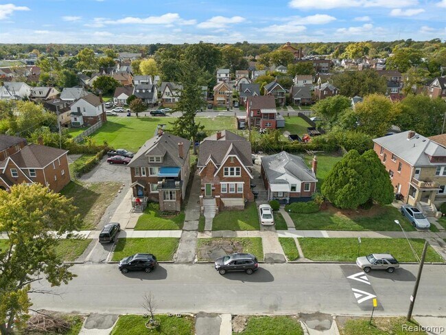 Building Photo - 13601 Northlawn St