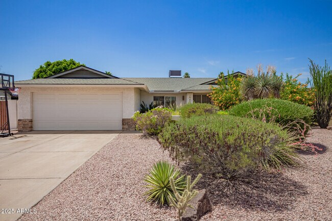 Building Photo - 4825 E Andora Dr