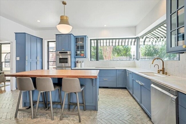 Building Photo - 1508 Marshall Ln