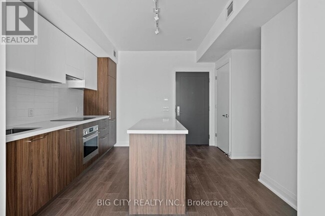 Building Photo - 33 Frederick Todd Wy