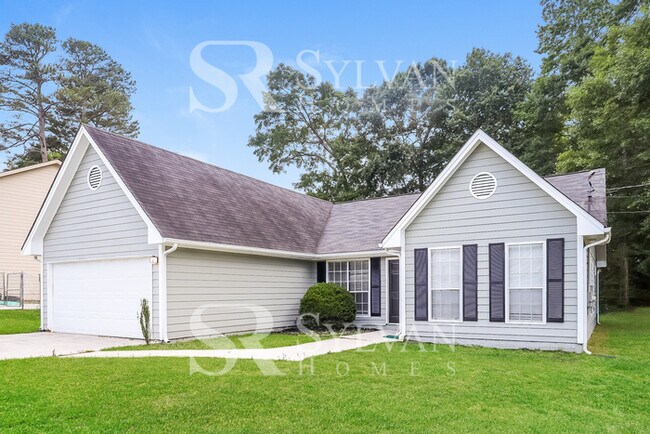 Building Photo - Feel right at home in this charming 3 bedr...
