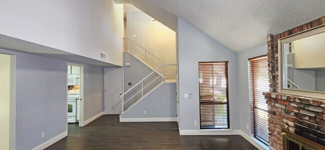 Building Photo - 6985 Riverside Blvd