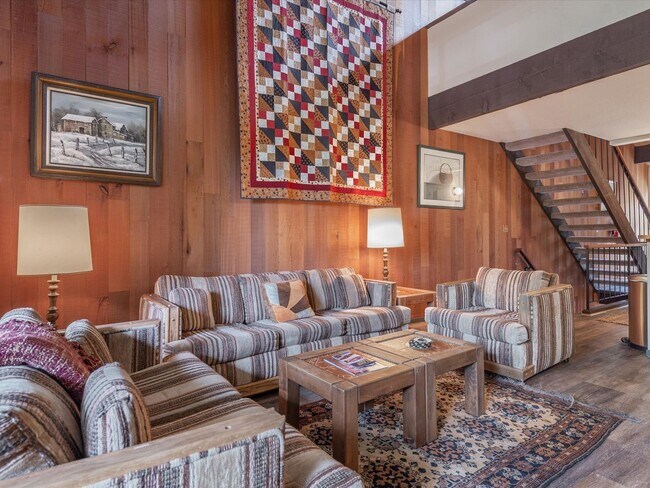 Foto del edificio - SKI LEASE: Townhome w/Fireplace, 2 Decks &...