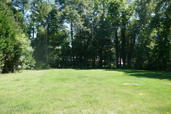 Building Photo - 106 Deberry Ln
