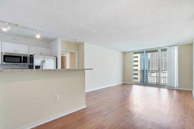 Building Photo - 1111 Brickell Bay Drive Unit 2710