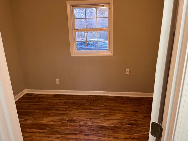 Foto del edificio - 914 Fir Pl