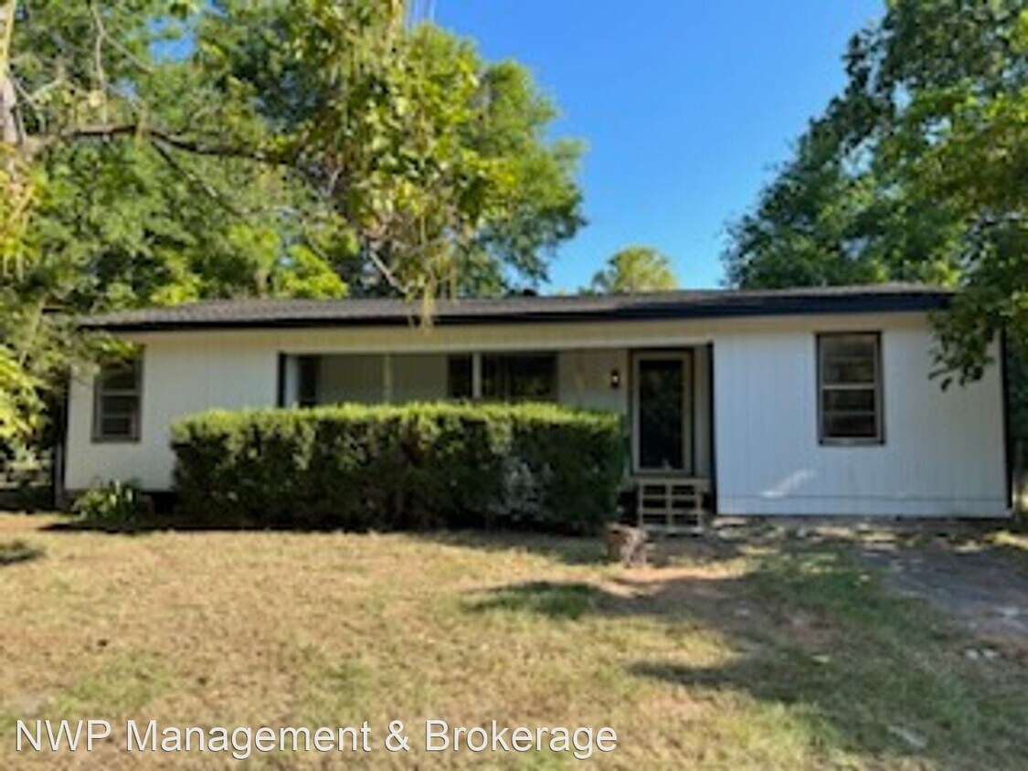 Primary Photo - 3 br, 1 bath House - 434 W Front St