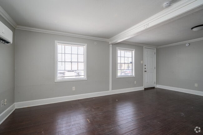 Studio - 550SF - Living/Bedroom - Avondale and Crocker Street Apartments