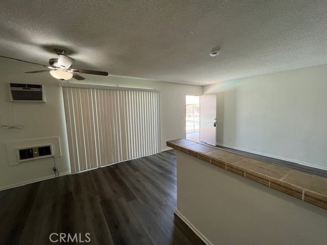 Building Photo - 686 E Cottonwood Rd