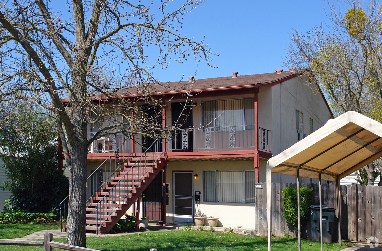 Building Photo - 2117 15th