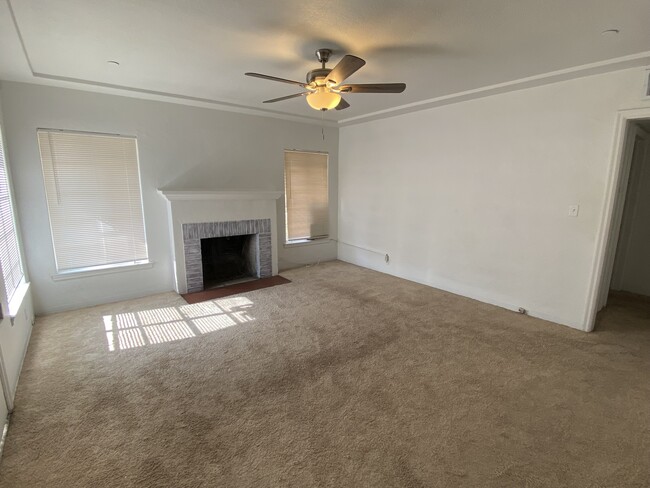 Living Room - 3355 E Terrace Ave