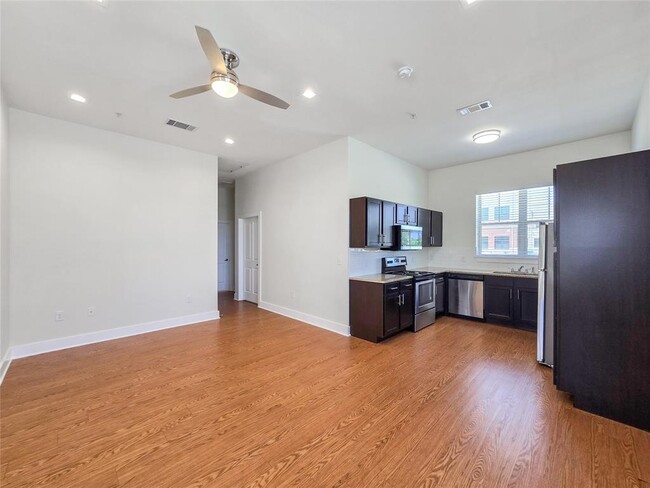 Building Photo - 2400 Louis Henna Blvd