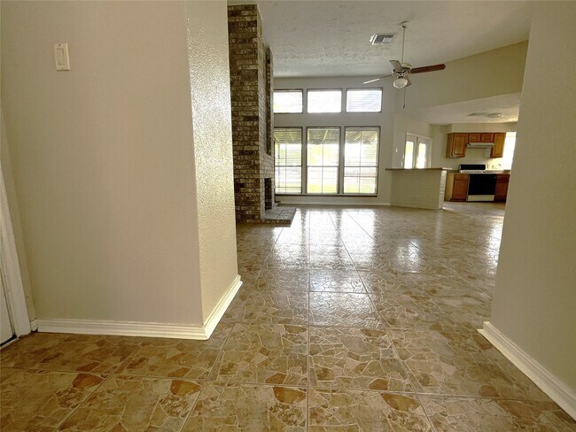 Foto del edificio - 339 El Toro Ln