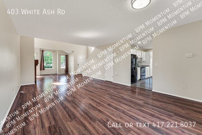 Building Photo - 3 Bedroom, 2.5 Bath, 2 Story Home in Nixa MO!