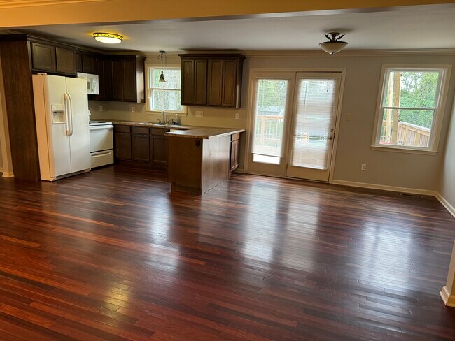 Foto del edificio - 641 Harpeth Bend Dr
