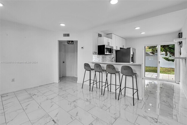 Foto del edificio - 420 S 61st Terrace