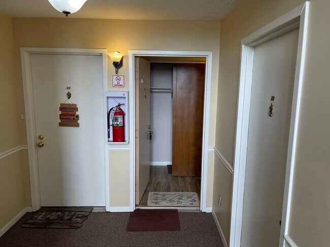 Building Photo - 5037 Tri County View Dr