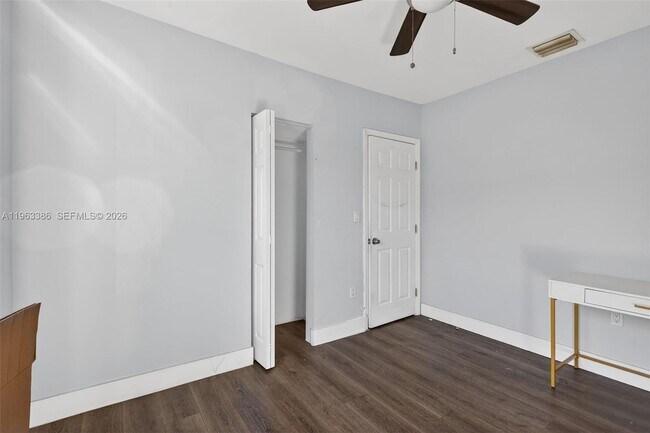 Foto del edificio - 1880 NW 69th St