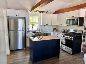 Building Photo - 16 Gorham Dr Building Photo - 16 Gorham Dr