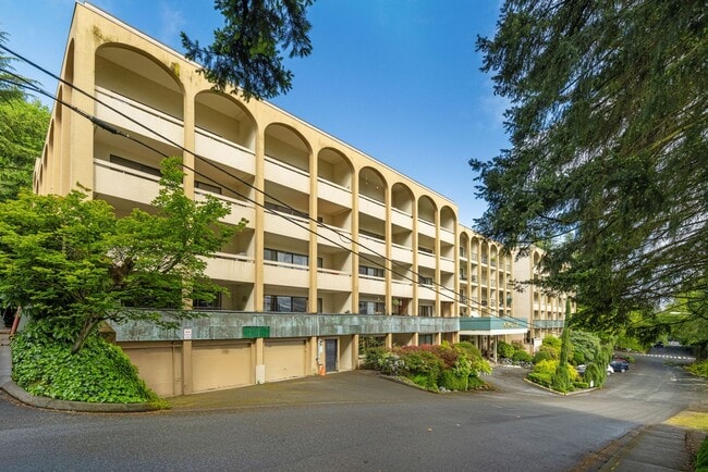 Building Photo - 1bd/1ba Mercer Island Condo