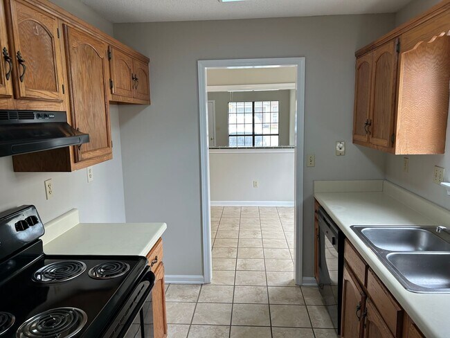 Foto del edificio - 3305 Edenshire Ln