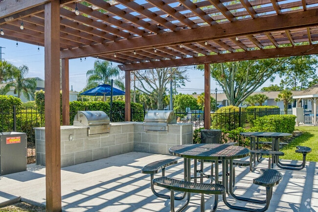 Estación de parrilla al aire libre - Magnolia Apartments