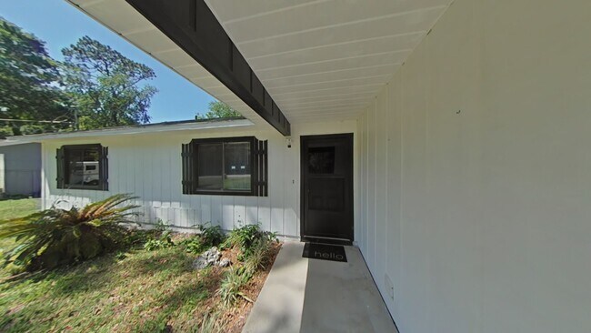 Foto del edificio - Beautiful 3-bedroom, 2-bath in the peaceful Ocala Park Estates Community