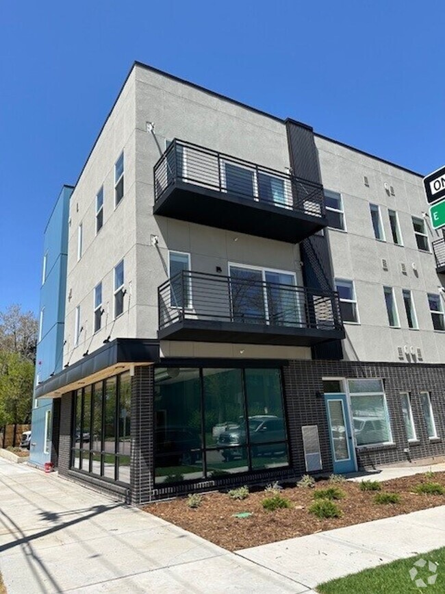 Building Photo - Poplar Place - Stunning Boutique Apartments