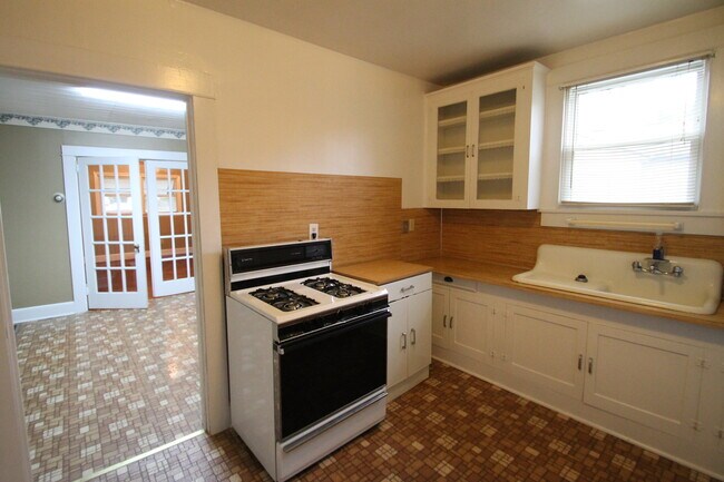 Foto del edificio - Exclusively Offered by Muse Realty, LLC