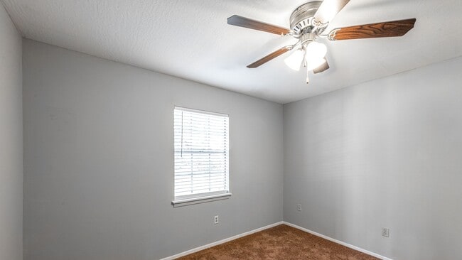 Building Photo - Ashwood Apartment Homes