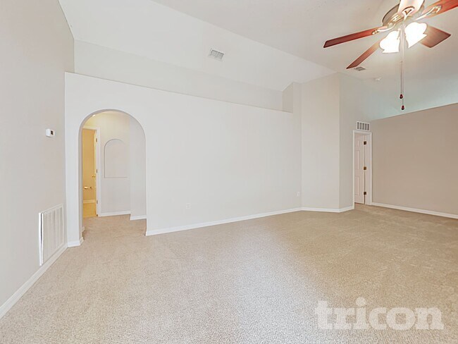 Foto del edificio - 13822 Gentle Woods Ave