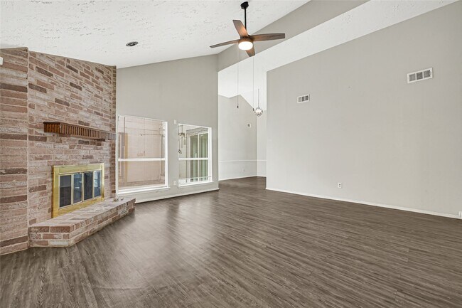 Foto del edificio - 8111 Furlong Ln